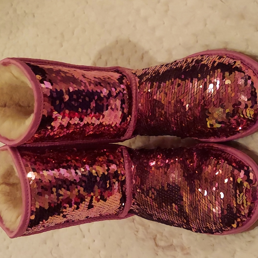 Pink sequins Uggs- like new- size 7